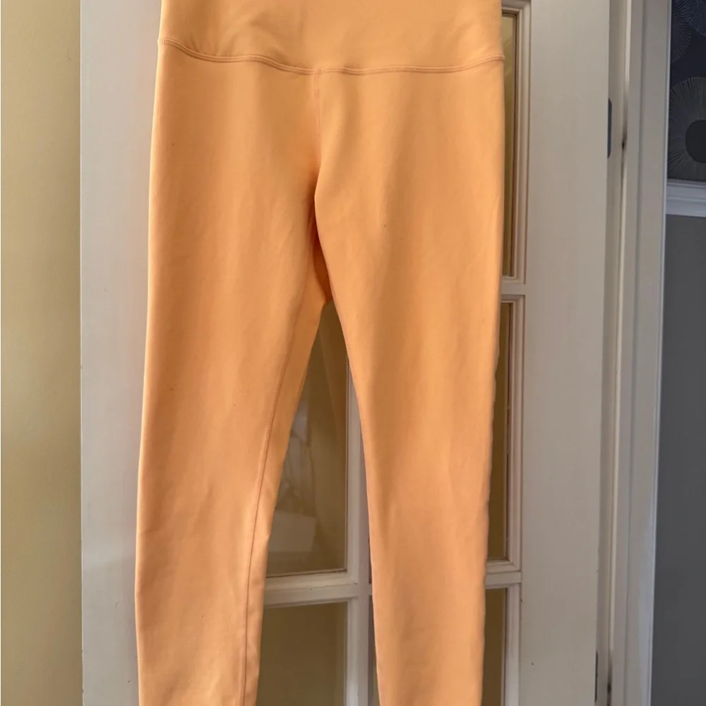 Zella orange‎ Capri’s size medium